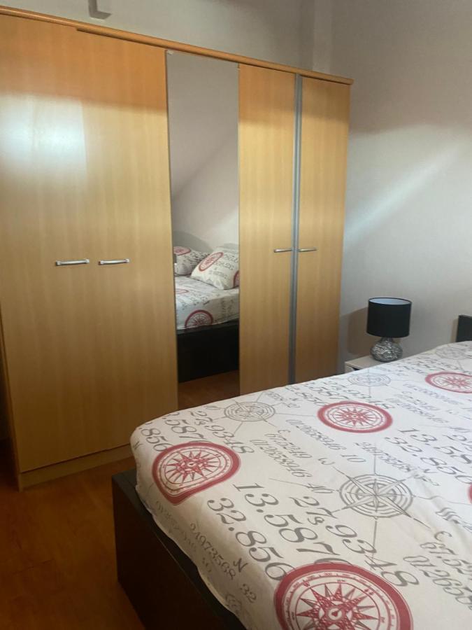 Top Floor Apartment With Sea View Kaštela Kültér fotó