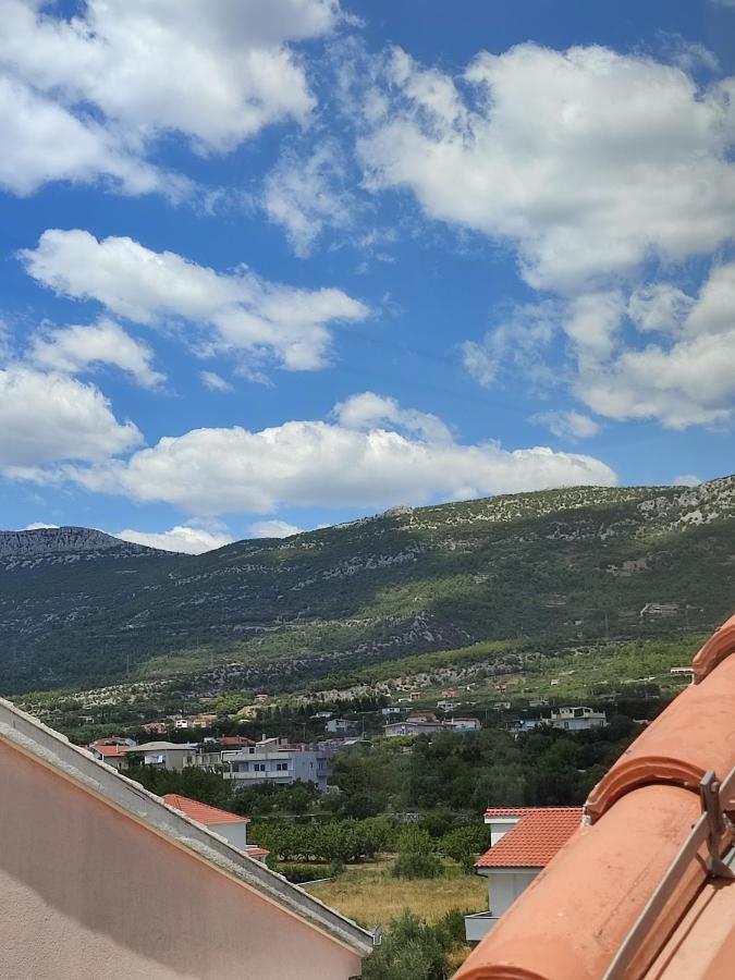 Top Floor Apartment With Sea View Kaštela Kültér fotó