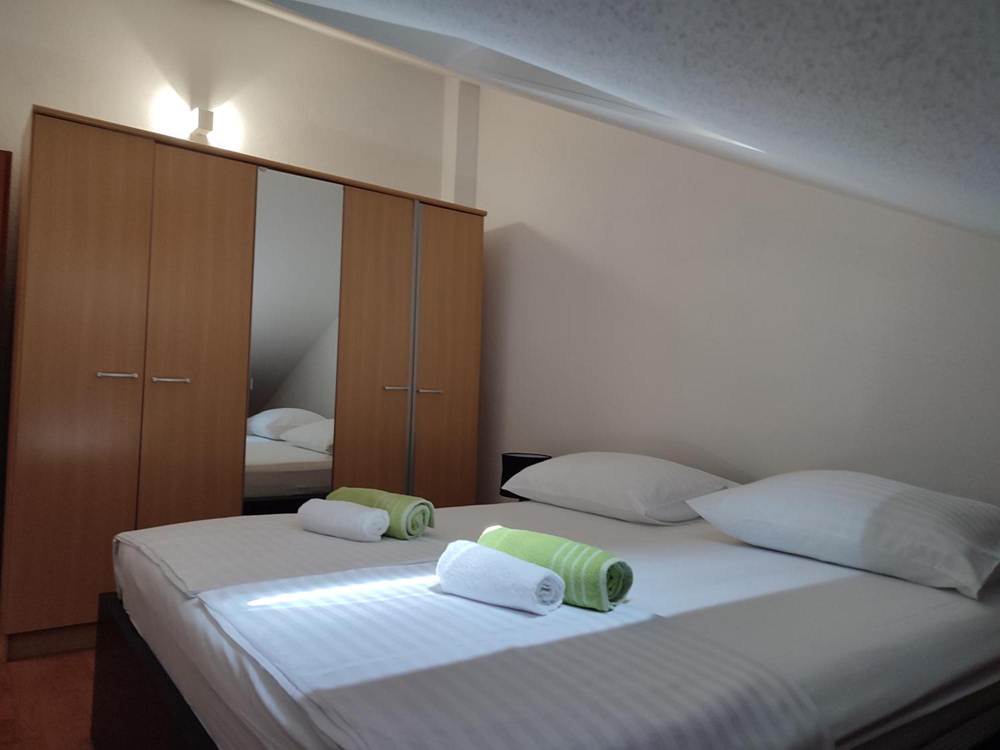 Top Floor Apartment With Sea View Kaštela Szoba fotó