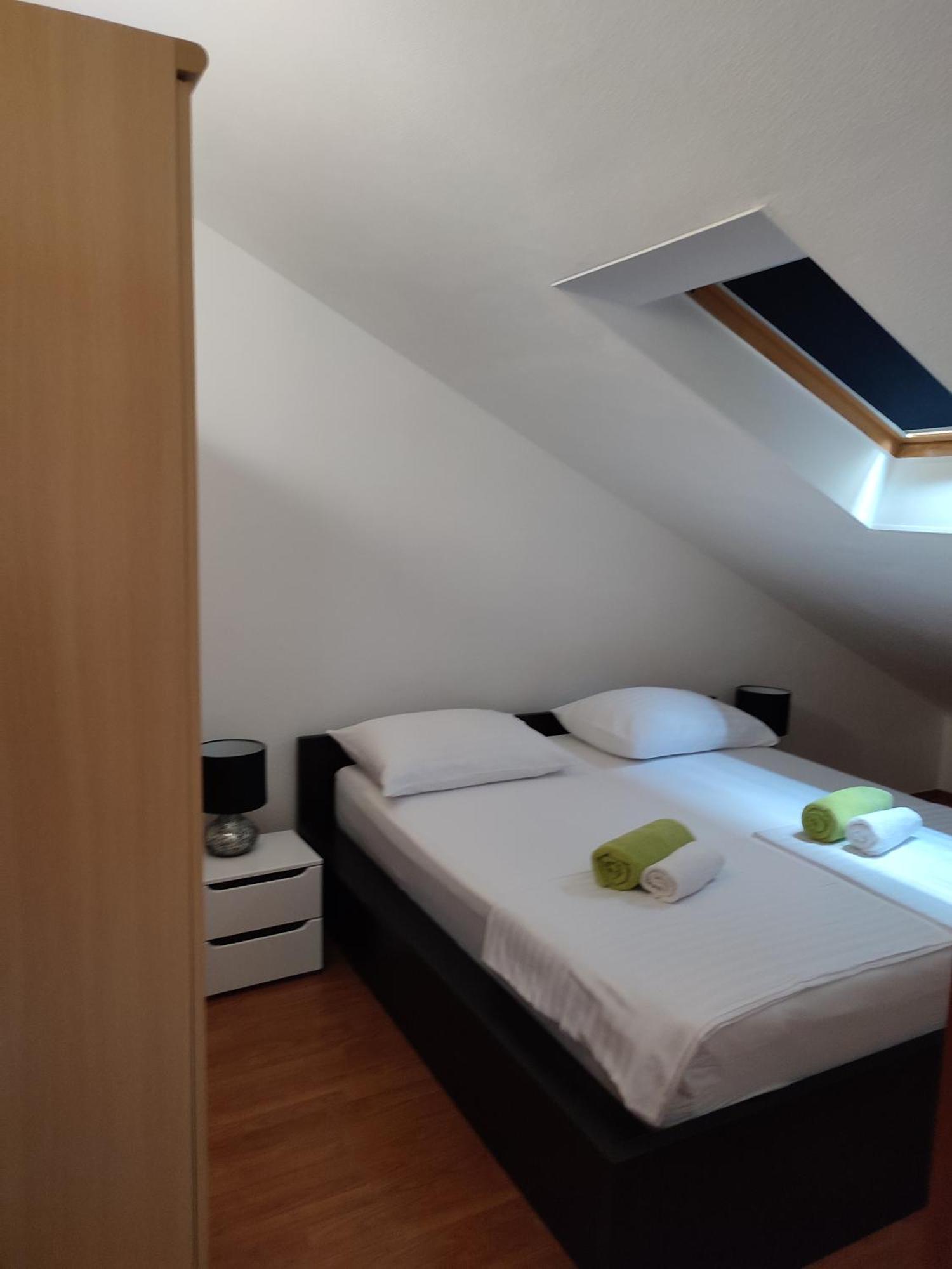 Top Floor Apartment With Sea View Kaštela Szoba fotó